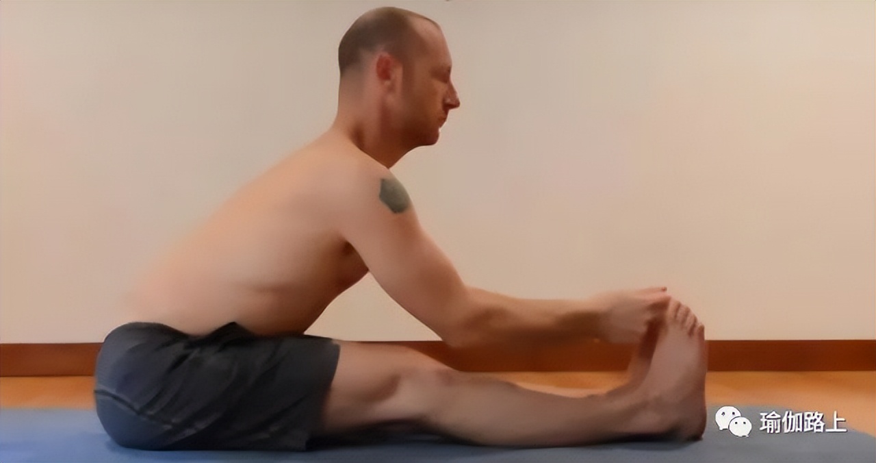 腰椎间盘突出瑜伽锻炼最好方法,腰椎间盘突出怎么练瑜伽