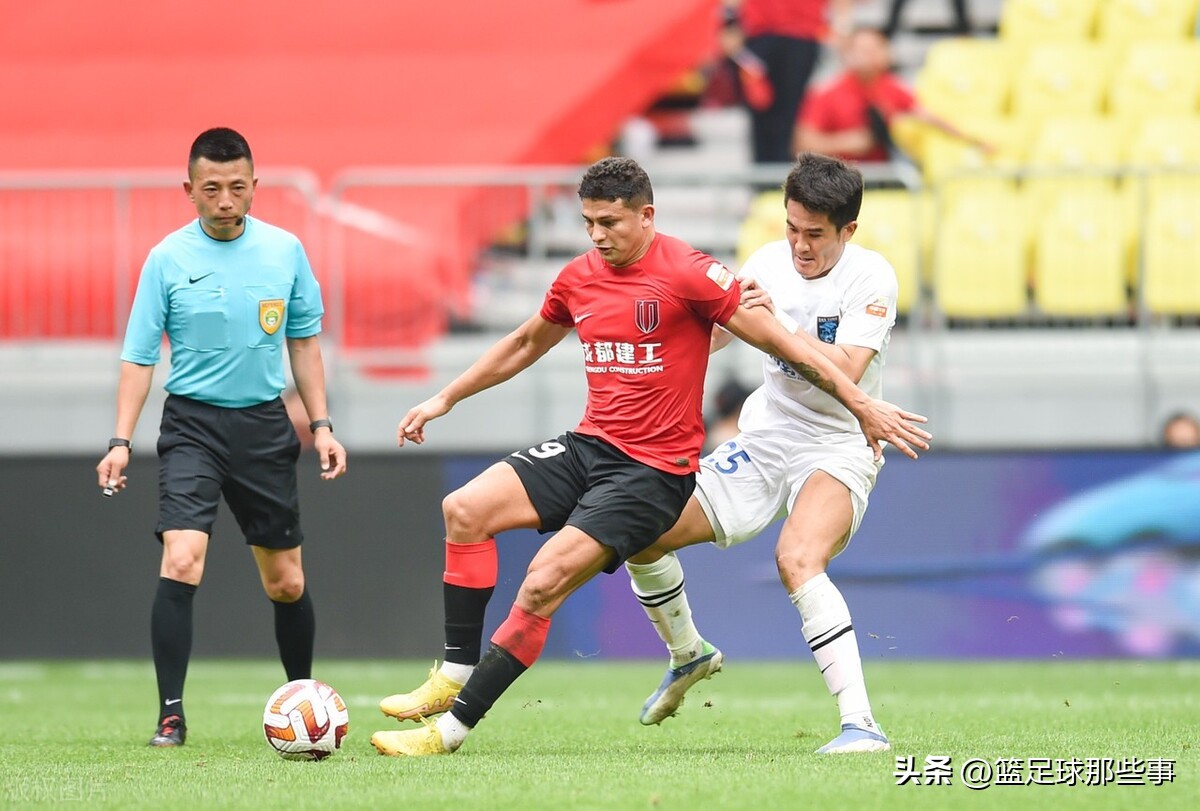 成都蓉城pk武汉三镇费利佩进球,泰山对荣城费利佩的进球