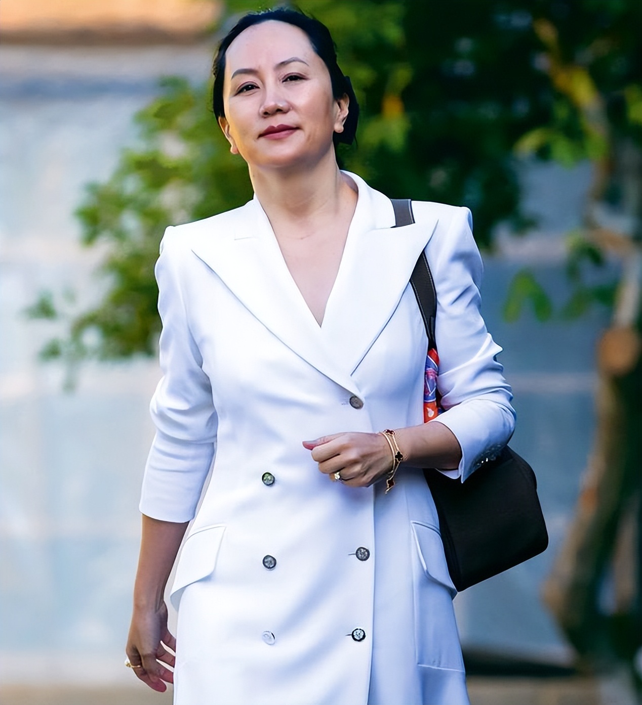 孟晚舟穿搭集锦,孟晚舟穿搭