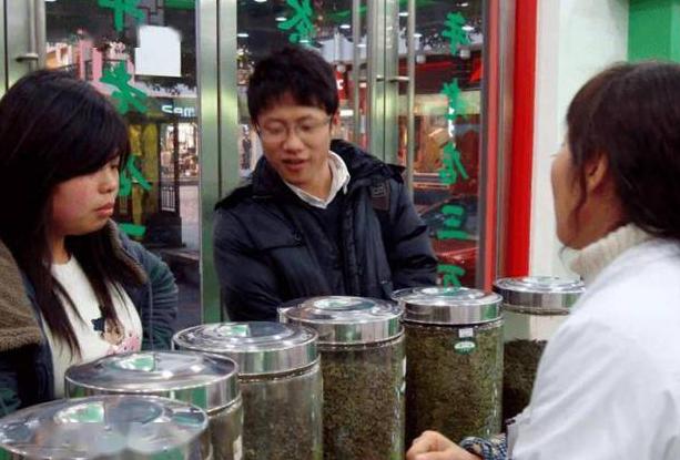 茶叶店看着没什么生意靠什么维持,茶叶店看起来没人