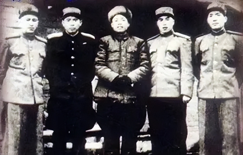 他是旋风司令，戎马一生无败绩，指挥的战例被美国佬写进教科书