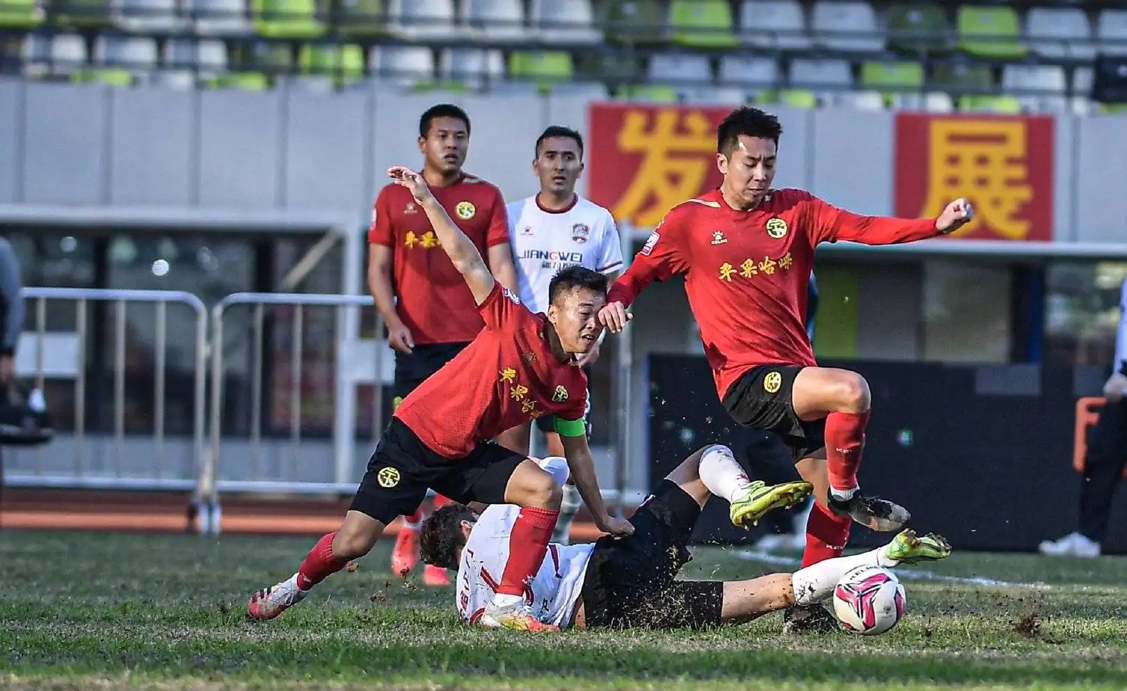 中甲联赛2024西北狼,中甲半程结束西北狼跳出保级圈