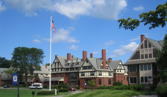 缇庡浗绀惧尯澶у鐢宠鏉′欢,缇庡浗绀惧尯澶у鐣欏璐圭敤