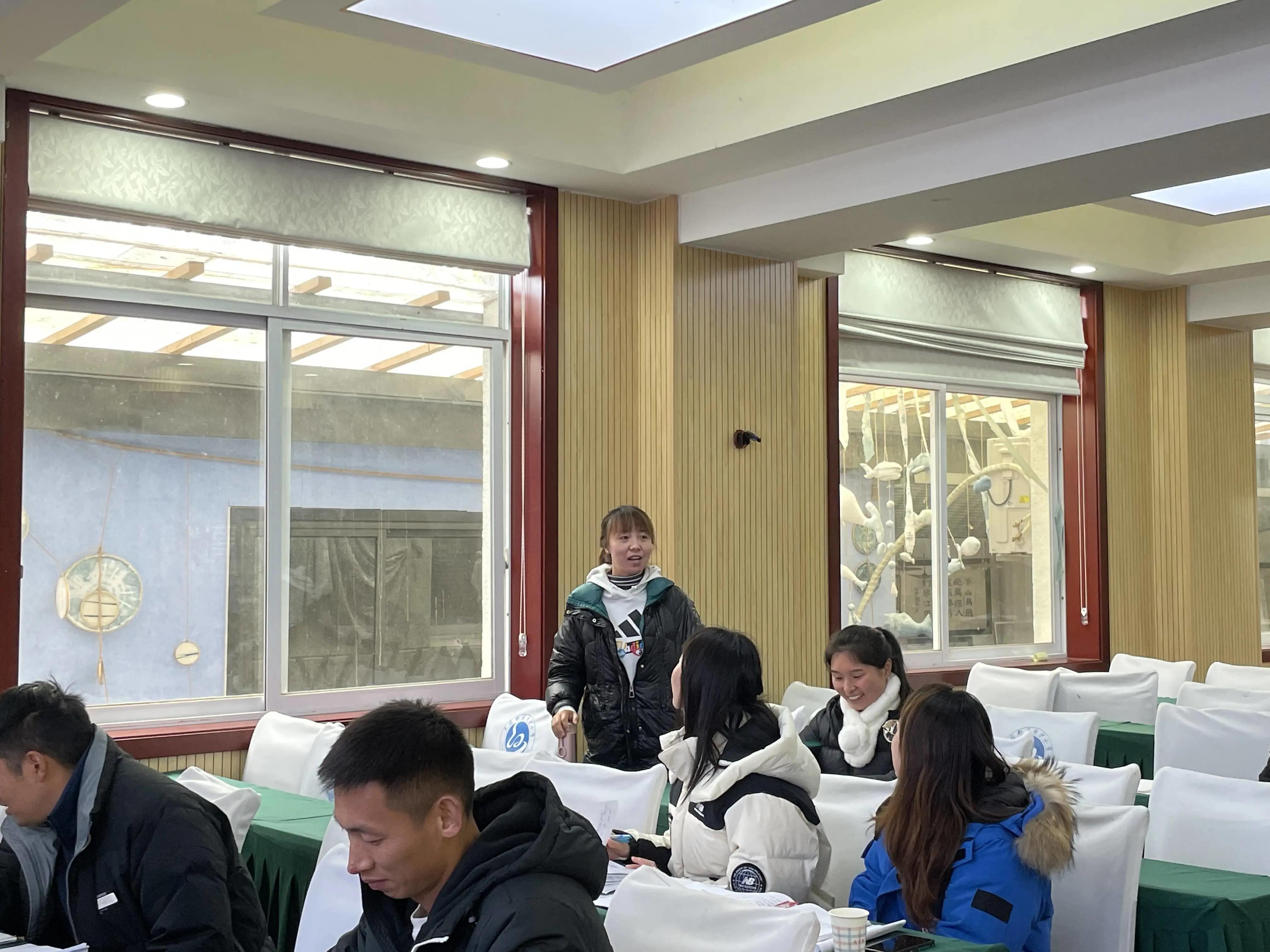 新课标下如何开展足球教学研讨,小学足球教育教学经验交流