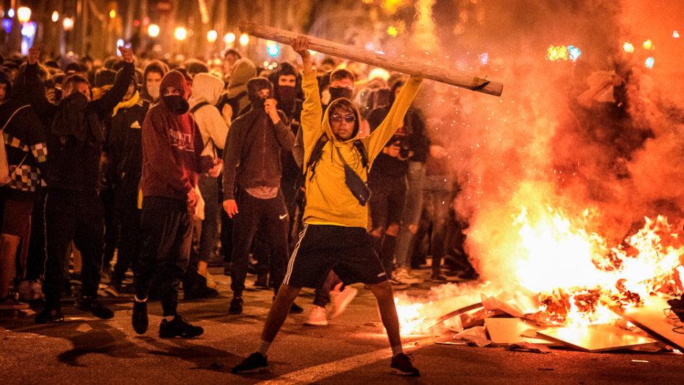 美国混乱背后的真实故事,美国社会的撕裂原因