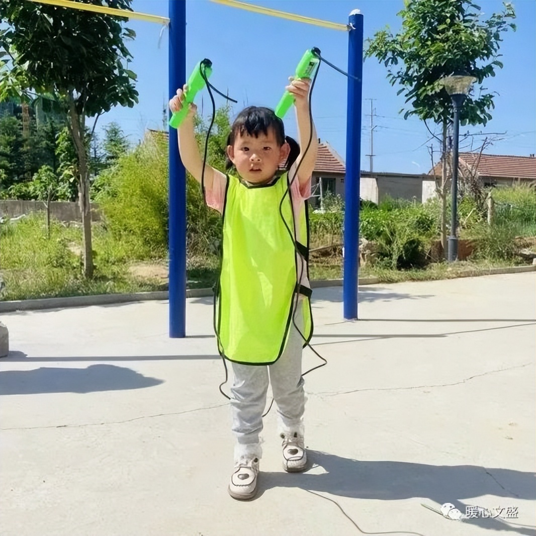 玉龙社区六一亲子趣味运动会,社区开展庆六一亲子竞技活动