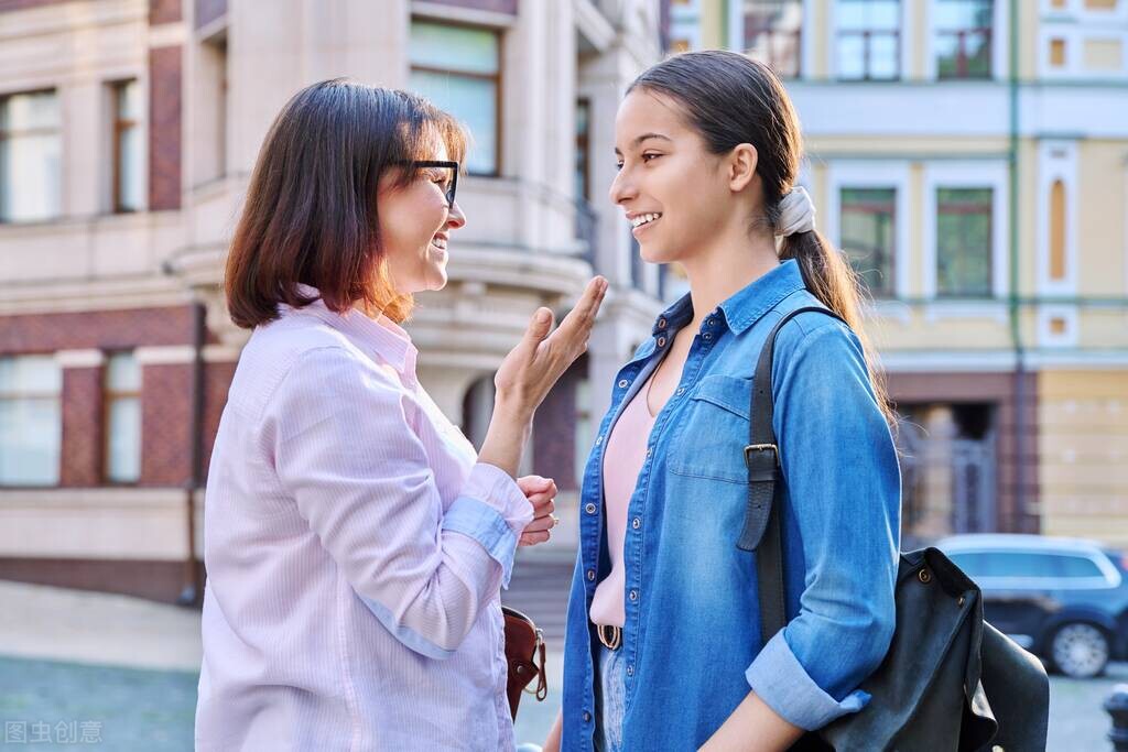 妻子救夫变残疾丈夫嫌弃要离婚,老公为救妻子腰部受伤妻子嫌弃