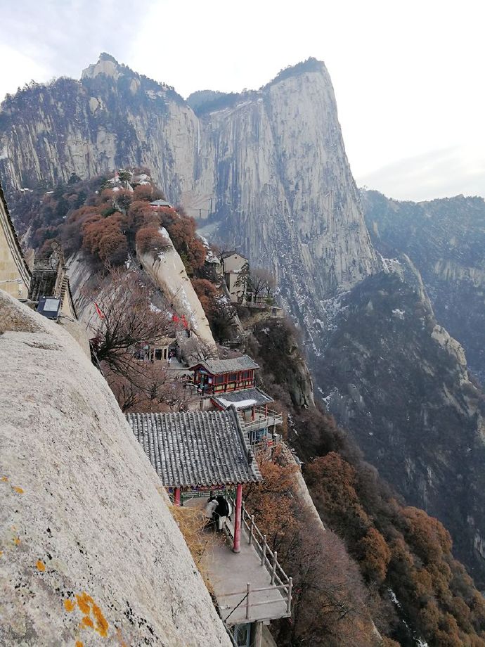 西安华山登上山顶看美景,登上山顶领略最美的华山