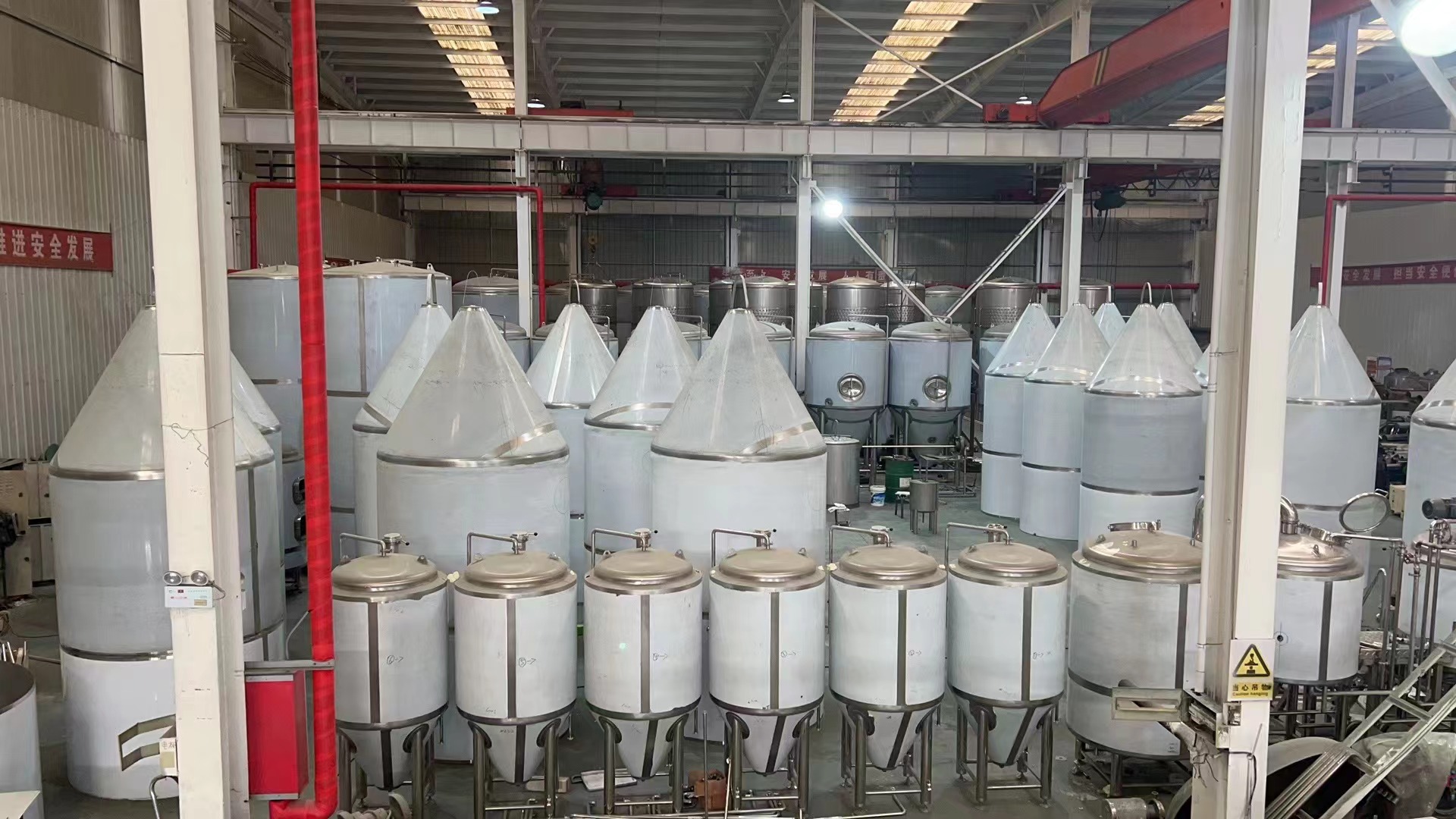 鲜酿啤酒成套设备价格,大型生产现酿啤酒设备报价