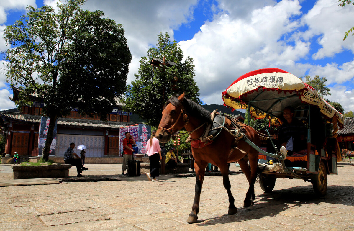 入则宁静出则繁华的别墅,入则繁华出则宁静