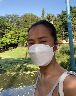 58岁韦唯疑要全面复出！近照大变瘦出“排骨胸”，自曝身体状态差