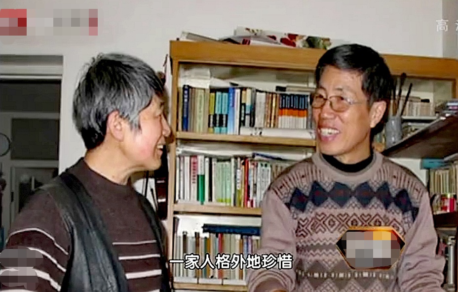 2000年，老汉移植小伙心脏性情大变，疯狂作诗99首，做梦被人追杀