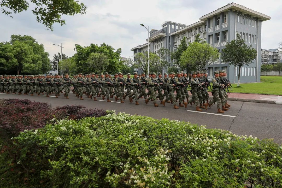 军营青春视频,镜头下的军营青春岁月