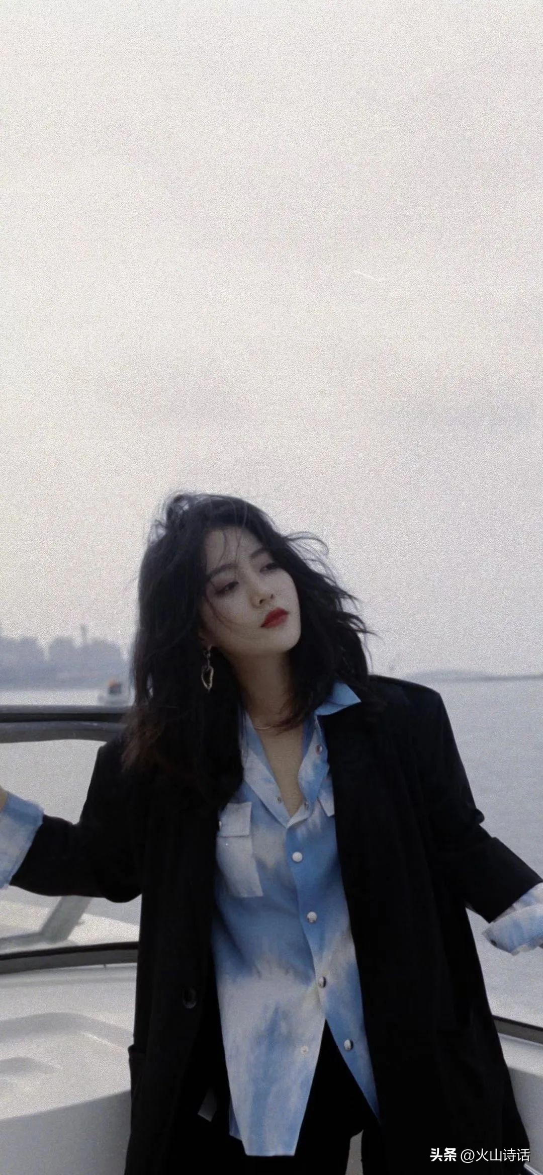 王梓薇：95后小花中的一颗新星，写真很甜很甜啊，太爱了！