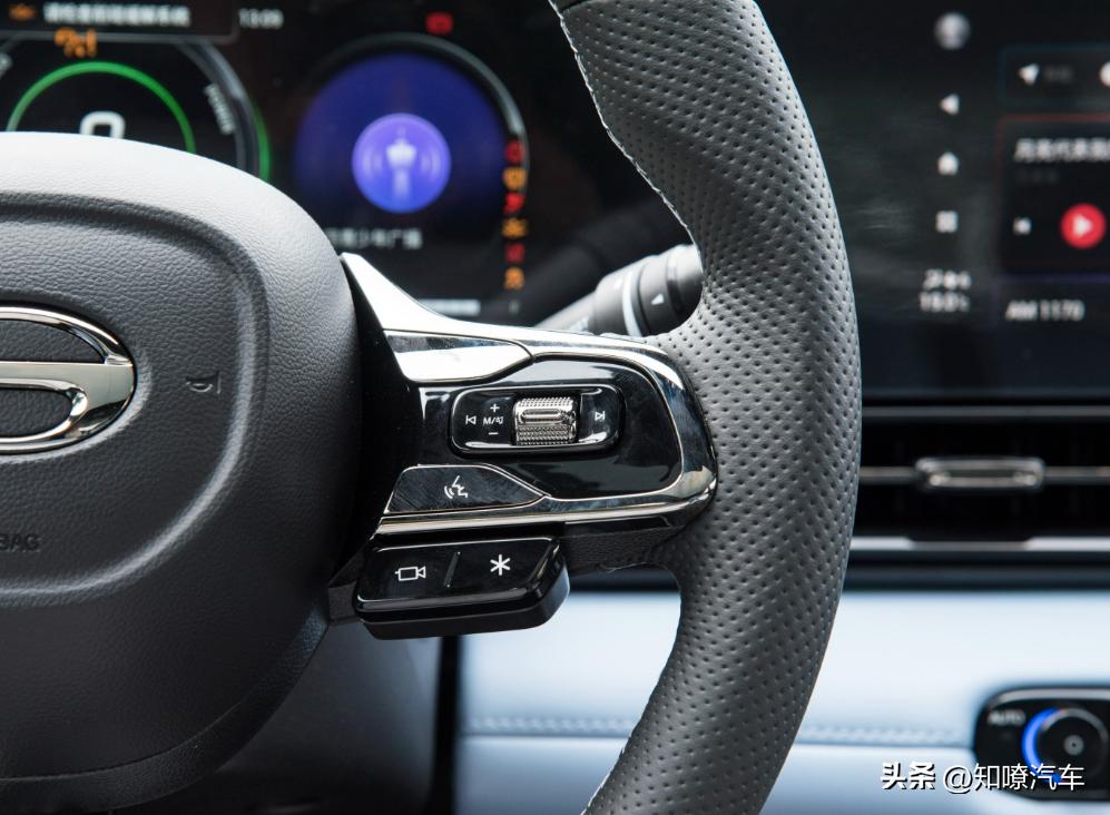 23款影豹混动怎么样,传祺影豹对比卡罗拉