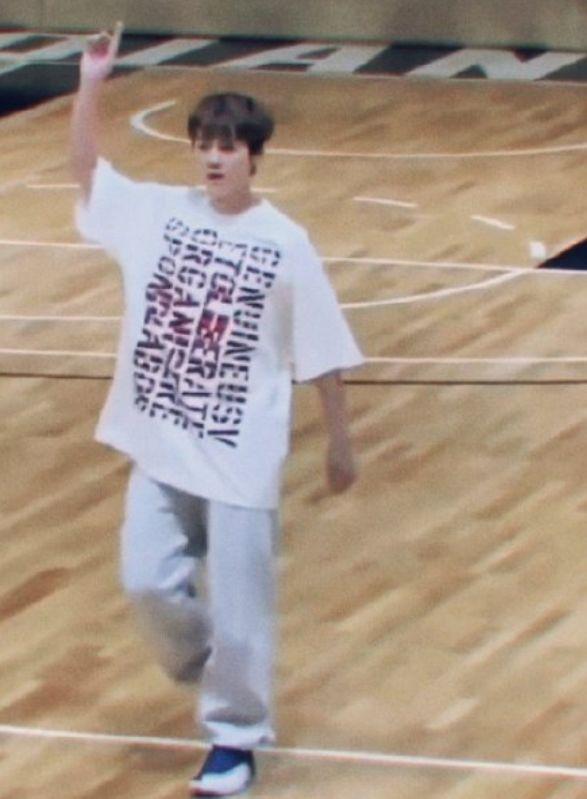 邓超和鹿晗现场,鹿晗邓超撒贝宁打篮球