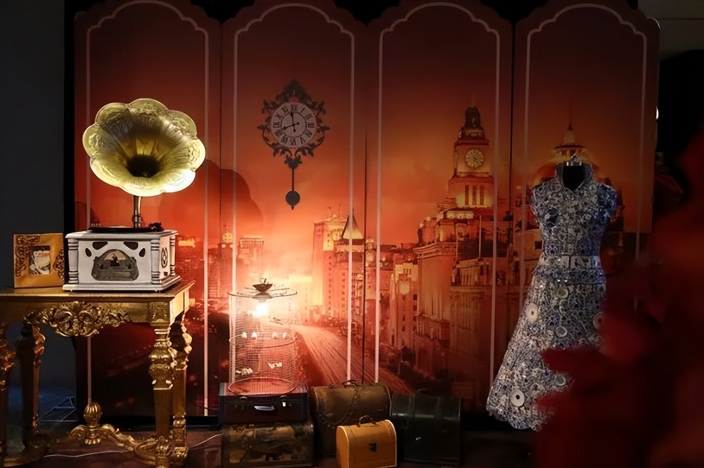 风流女作家余美颜，睡了3000个男人，人称欲女，她不服气？