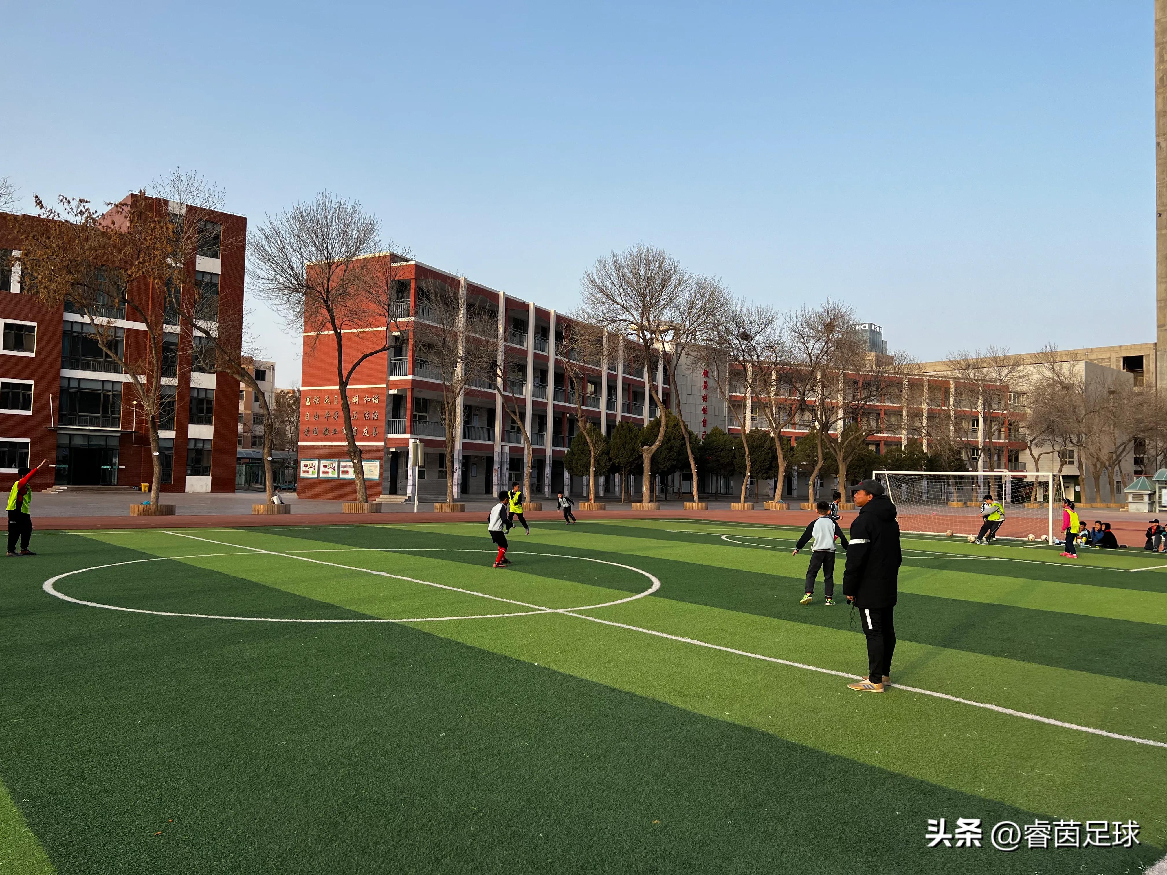 中国足球基层教练待遇,中国足球队是缺少一个好教练吗