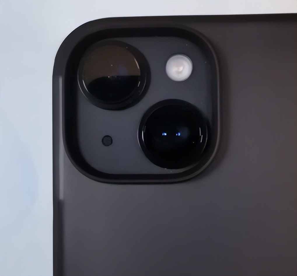 iphone14到底值不值得入手,发现一个规律越没钱越想花钱