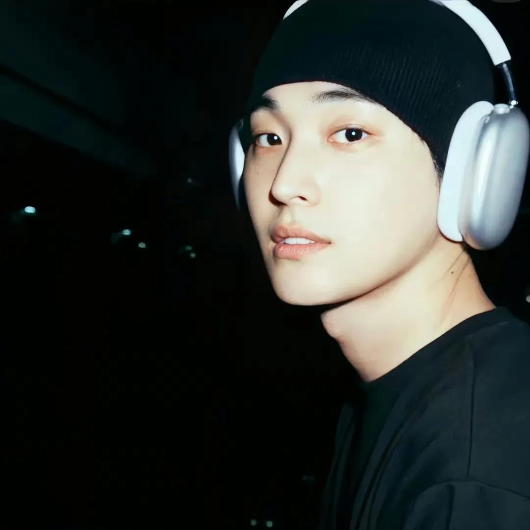 男生头像冷酷帅气,男生头像干净高级质感