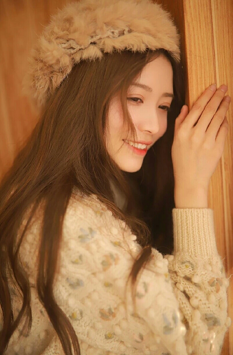 怎么和别人沟通聊天技巧和幽默,找女生聊天应该聊些啥