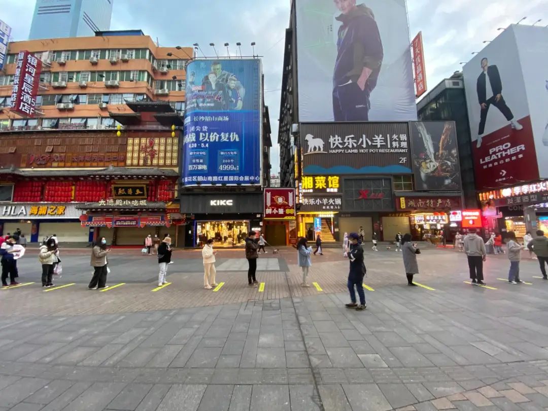 别幻想报复性消费了！复工后的烘焙店面怎么样了