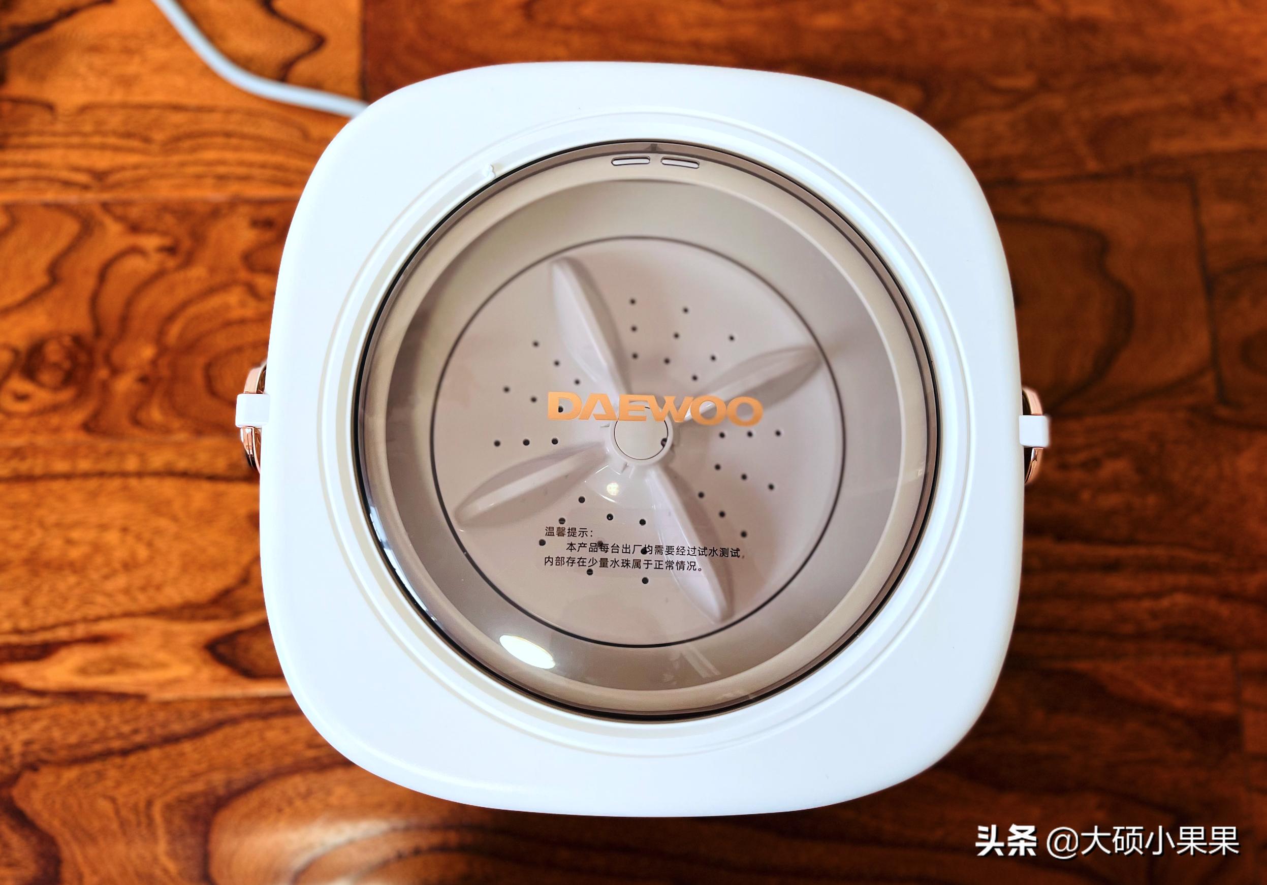 折叠洗衣机使用方便还不占空间,海尔迷你折叠洗衣机