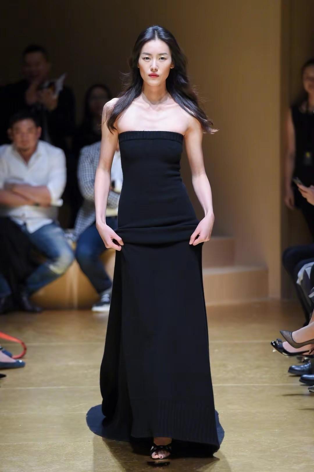 巴黎时装秀超惊艳走秀动态图,巴黎时装秀真人