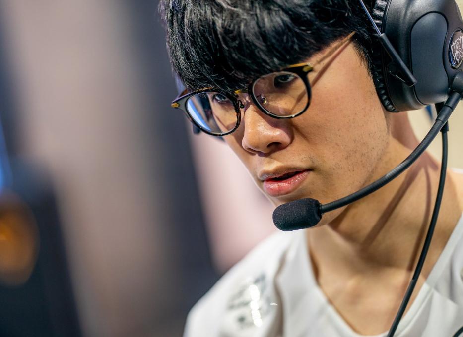 theshy提莫暴打小超梦,小超梦碰到theshy滑板鞋