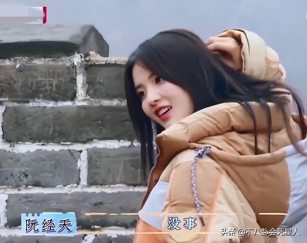 刘晓庆戴头套,刘晓庆戴假发吗