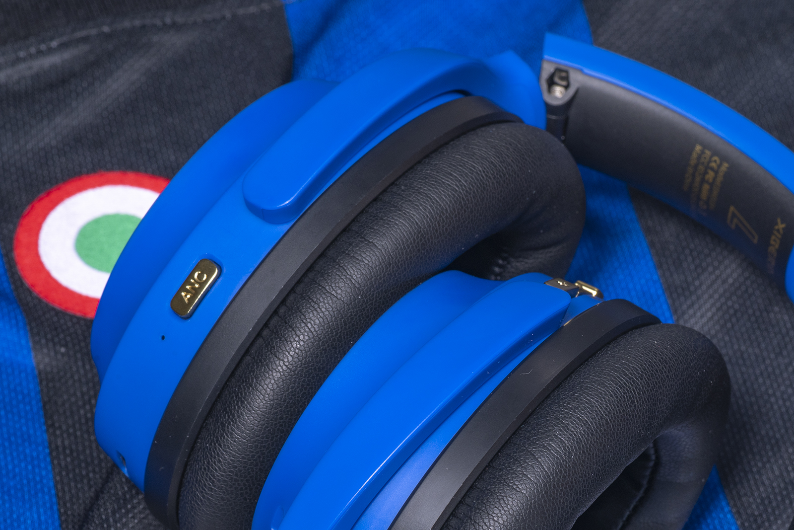 与国际米兰同行，入手西伯利亚羽DM01BA国际米兰定制款