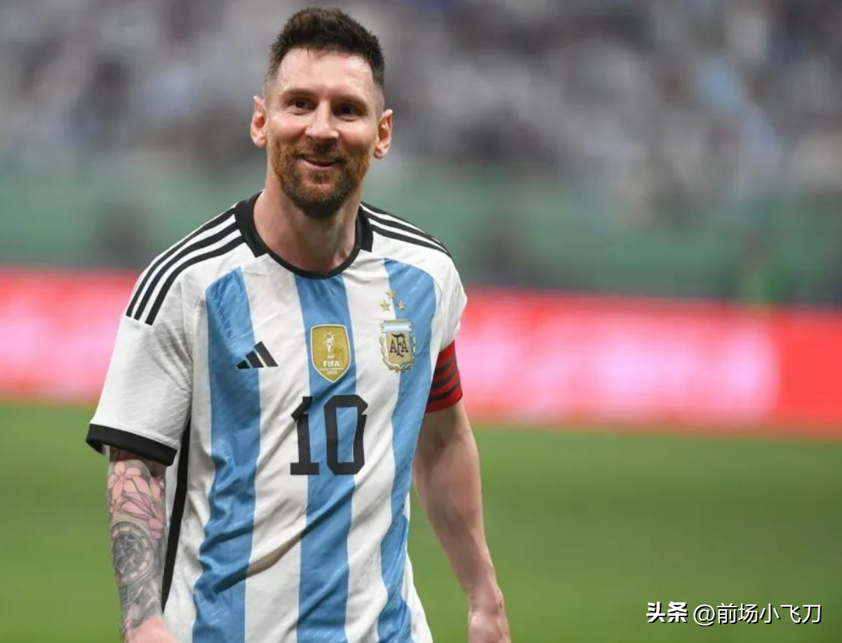 足球场上球迷的暴力行为,球迷冲入球场干扰比赛