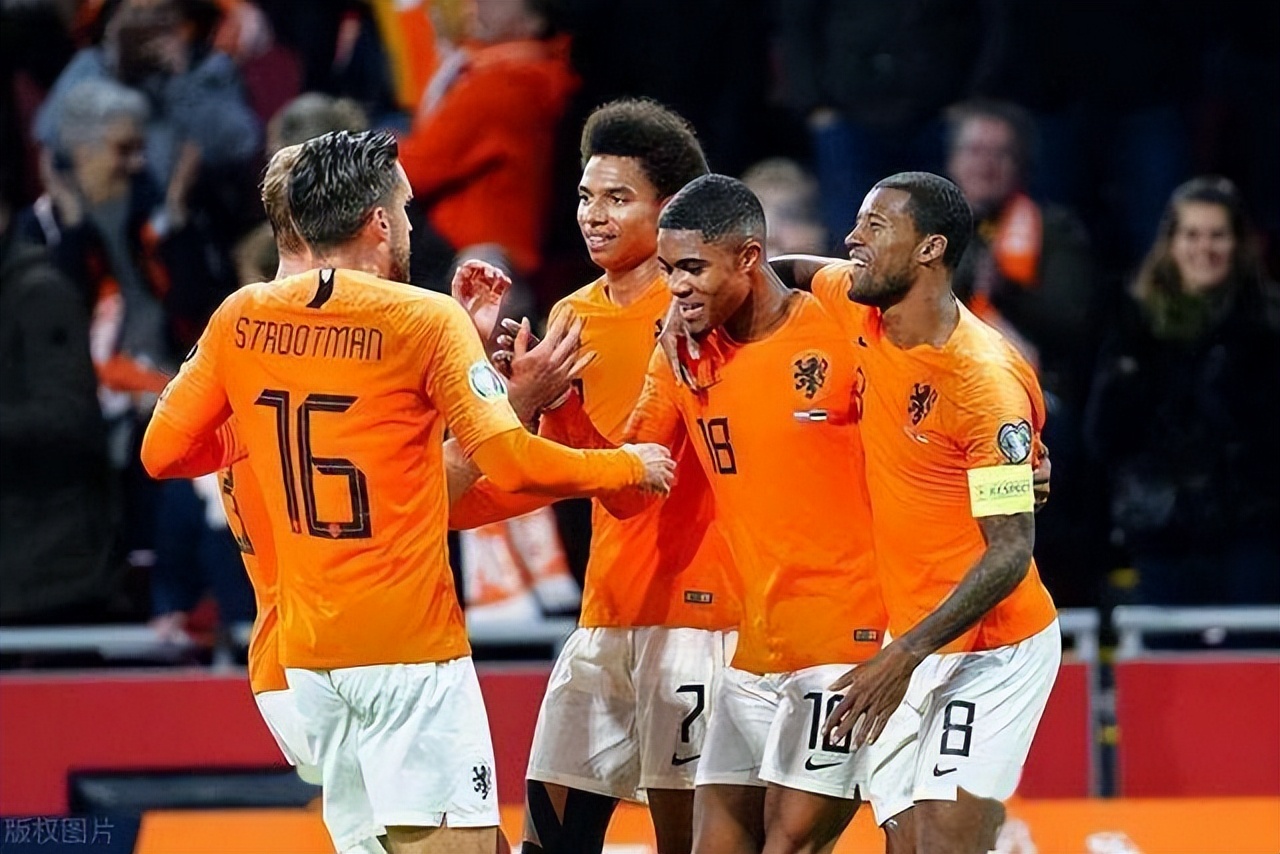 世界杯赛场惊现“龙抓手”，荷兰虽然赢球，但球迷仍不满意