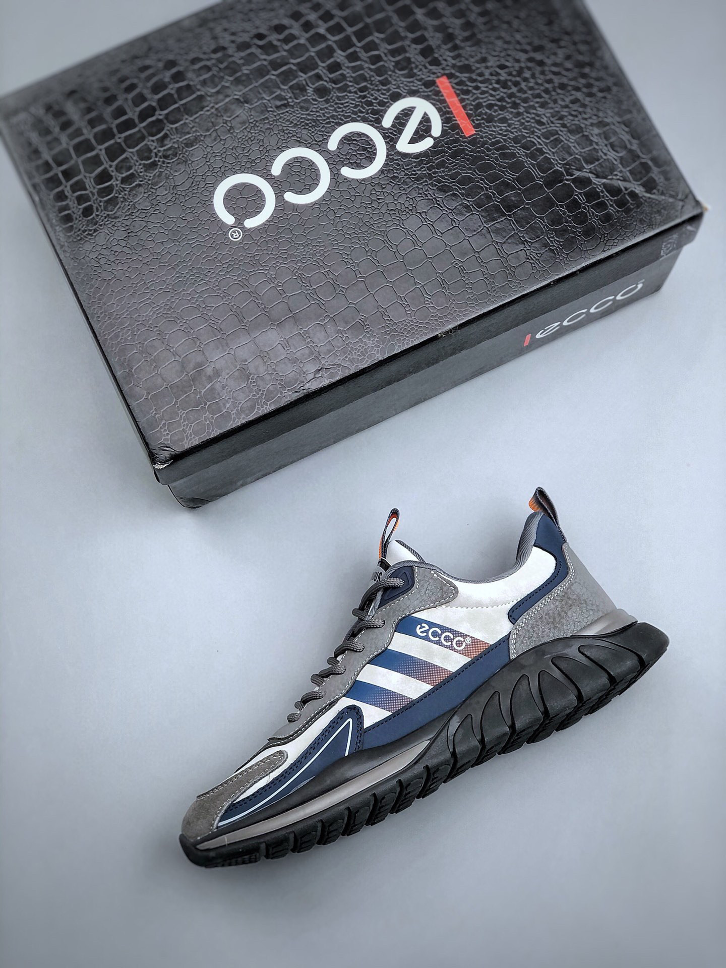 爱步户外减震运动鞋,爱步男士夏季新款户外运动鞋