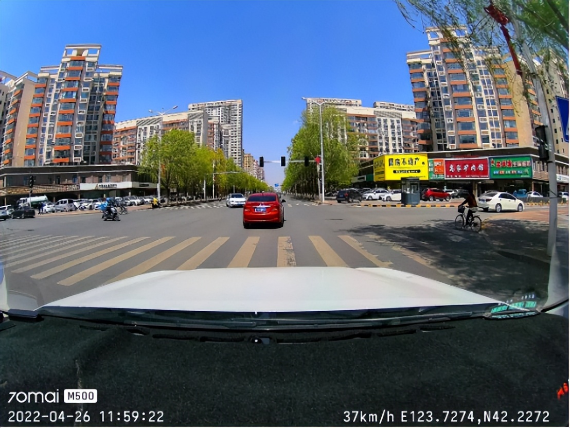 能4G联网的行车记录仪到底实不实用？70迈M500行车记录仪评测体验