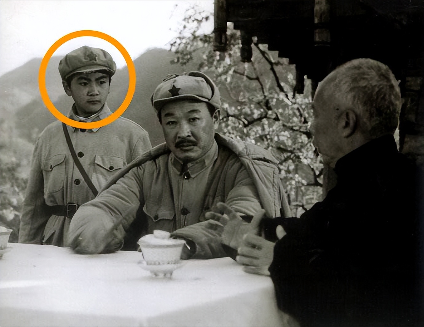 军艺大校草沈腾,沈腾和杨洋谁是军艺校草