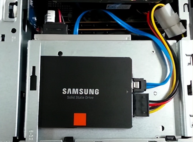 换固态硬盘不重装系统方法,如何更换固态硬盘但不用重装软件