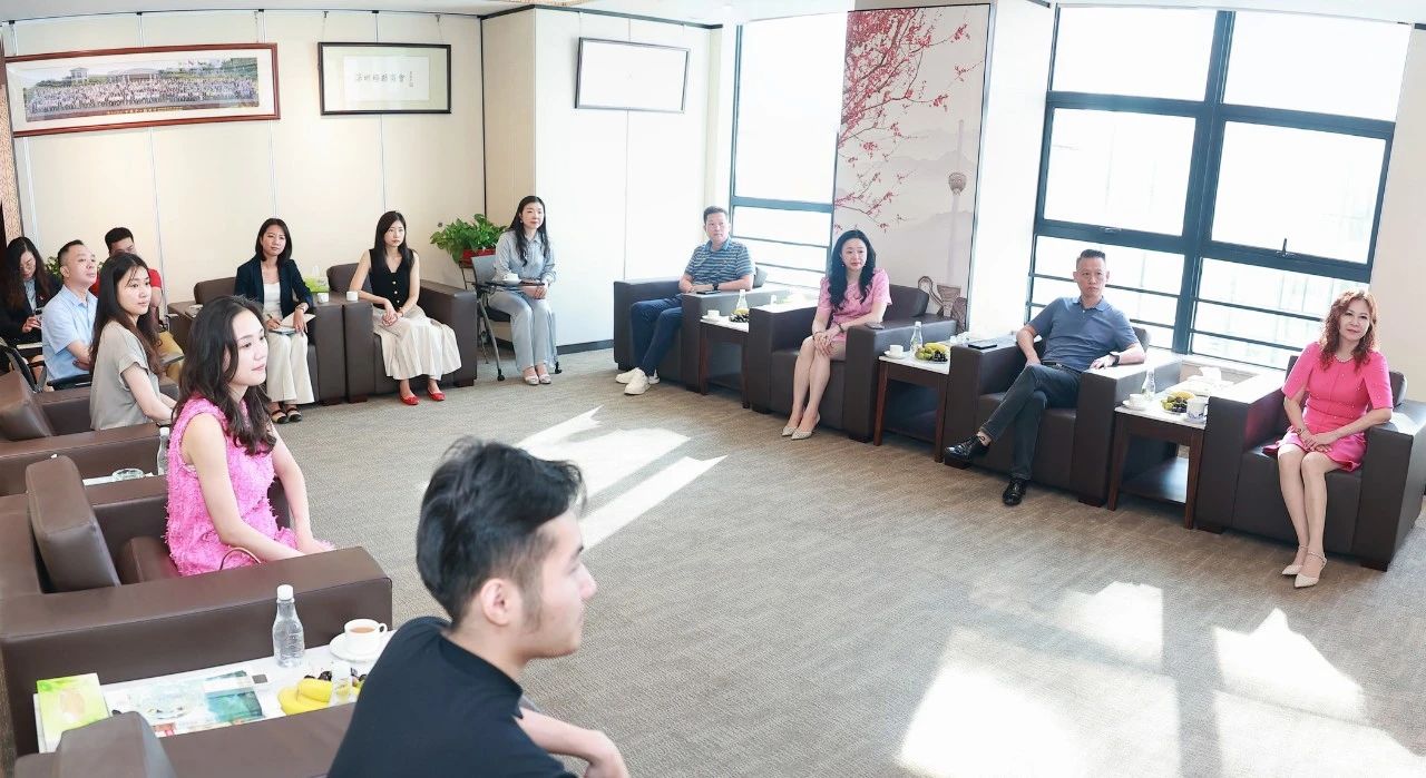 广东汉剧传承研究院*党**委书记王育平一行到访深圳市梅县商会