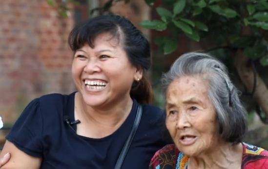 他坐牢27年后，被无罪释放，获赔496万元，如今55岁，又结婚了