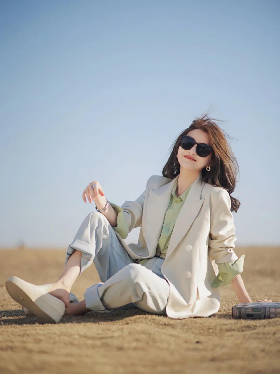 职场短袖西服怎么搭配好看,内搭衬衫搭西服