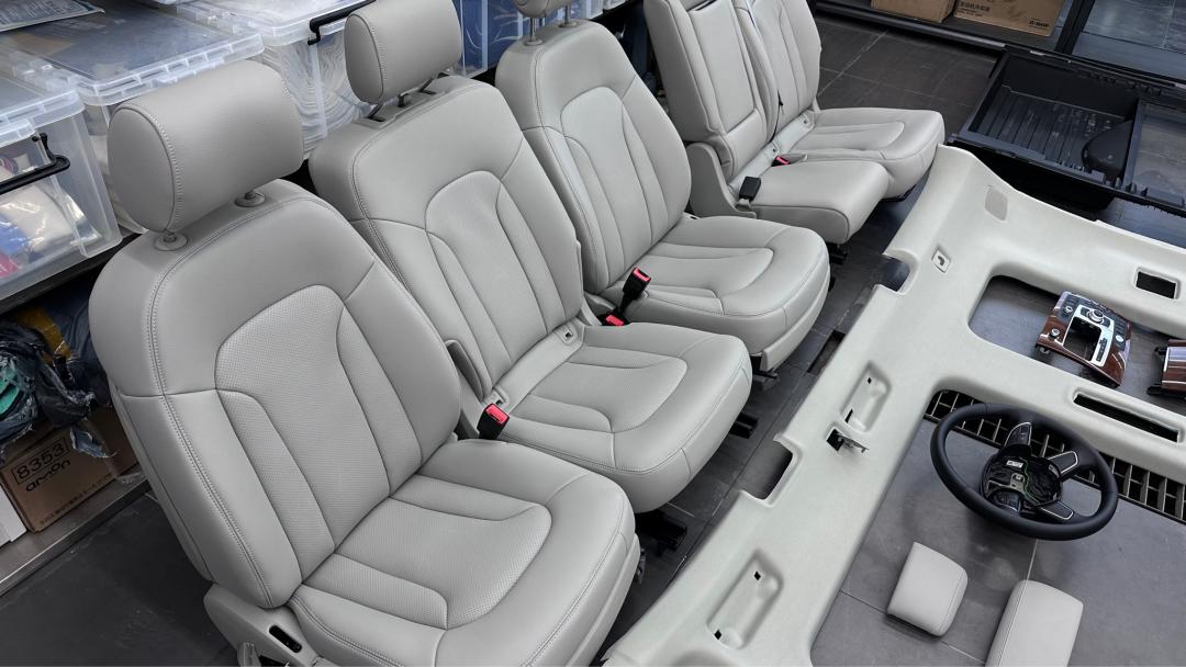 奥迪q7报废厂,老款奥迪q7出车祸