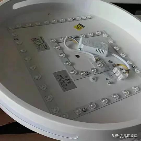 装修材料网购还是实体店,房屋装修需要在网上买什么