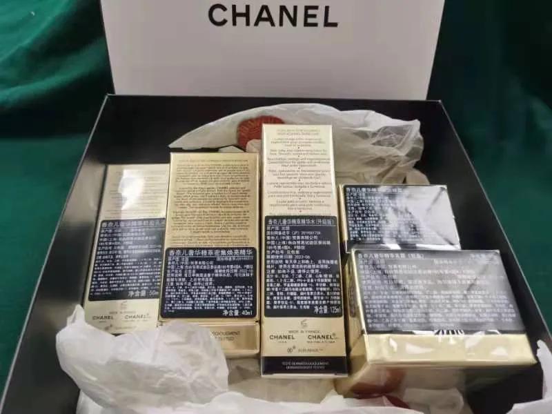 閲戝竵娆鹃濂堝効绾㈣壊,棣欏鍎块噾甯佸寘瀹樼綉浠锋牸