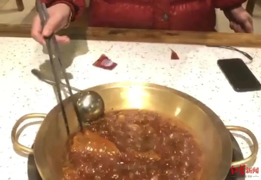 吃火锅吃到避孕套,吃火锅吃出避孕套