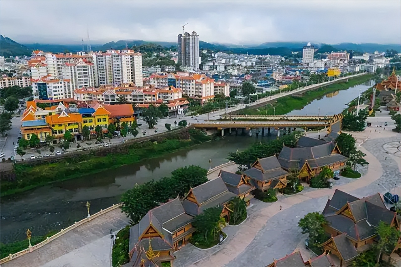 被抛弃的3000国军残部，留下6万后*开代**发美斯乐：店铺招牌是中文