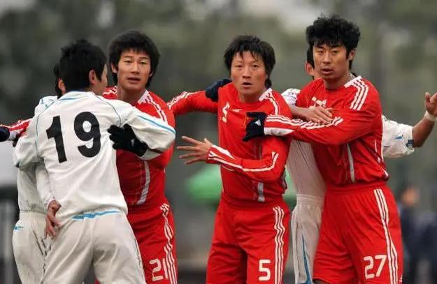 赵鹏为什么能踢中卫,赵鹏都在踢中卫