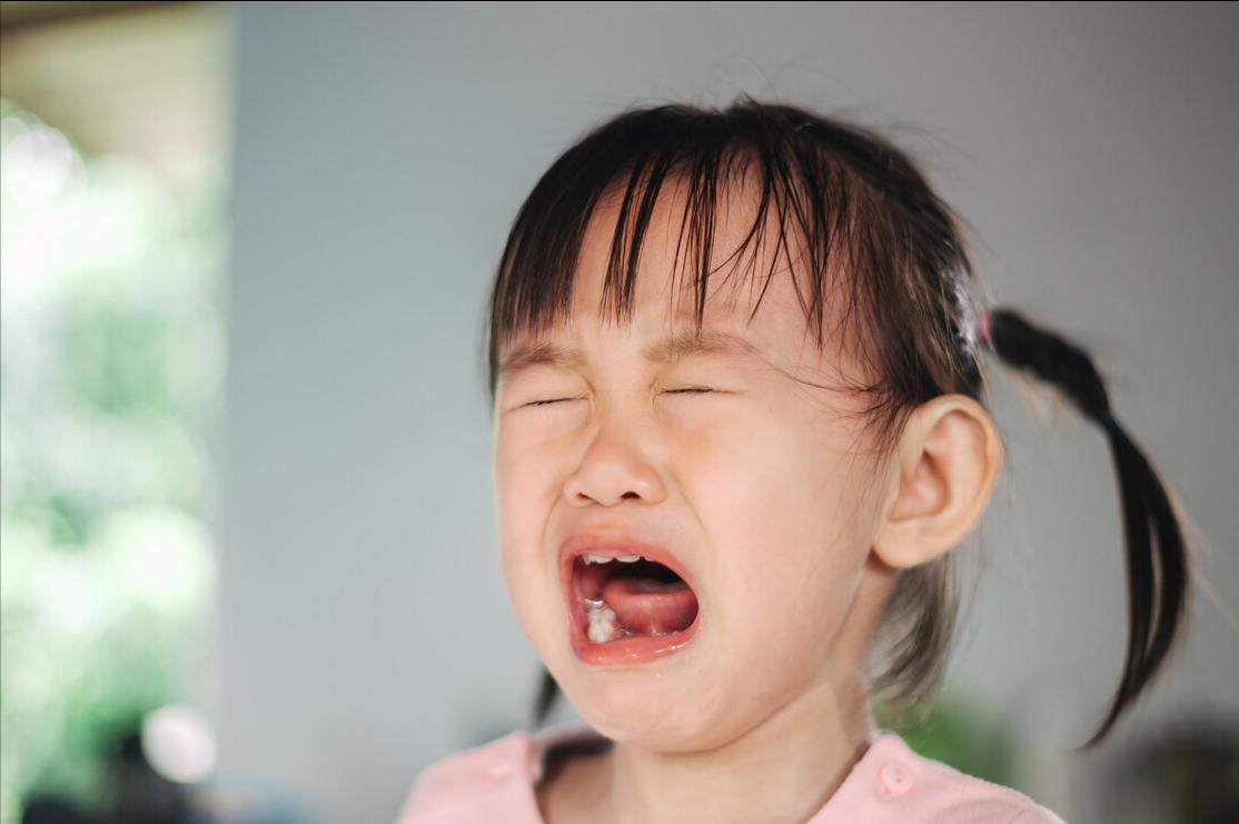 孩子一言不合就动手怎么教育,孩子一言不合就哭怎么教育