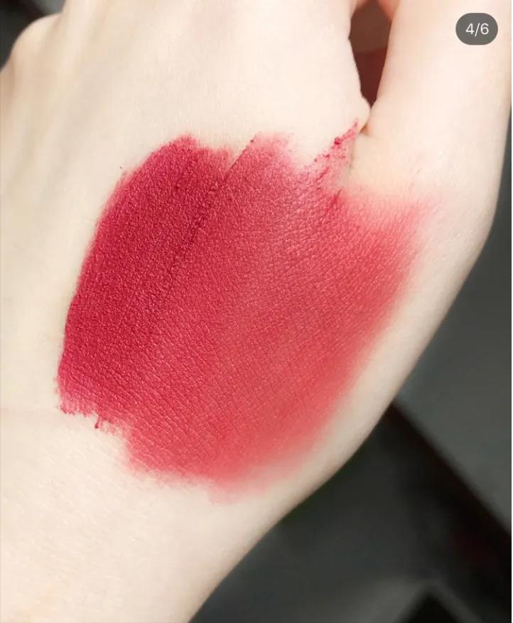 每个女生都不可能只拥有一支口红,女生一生只能买十只口红