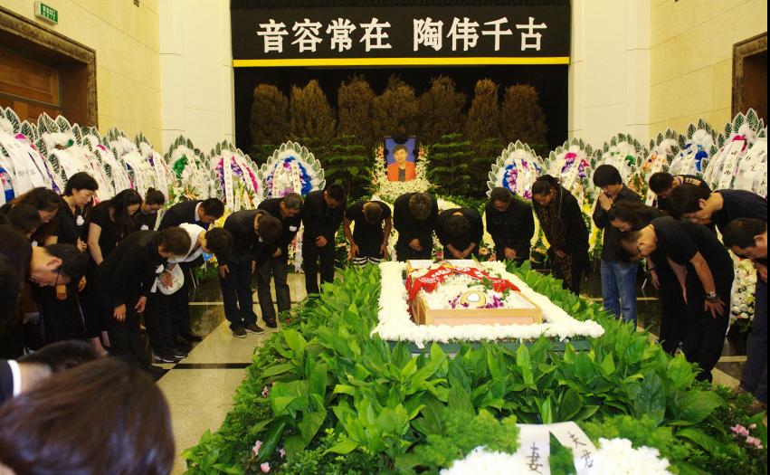 吕丽萍的前夫及儿子,吕丽萍与前夫孩子