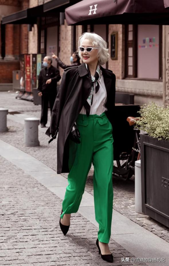 被上海奶奶的穿搭惊艳到了,被时尚老奶奶惊艳